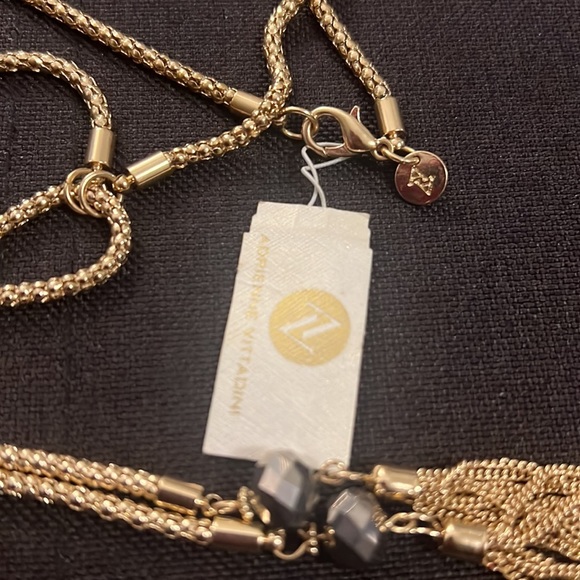 Adrienne Vittadina ✨💫✨Gold Tone Long Necklace & Clip-on Earrings - NWT - Picture 6 of 9